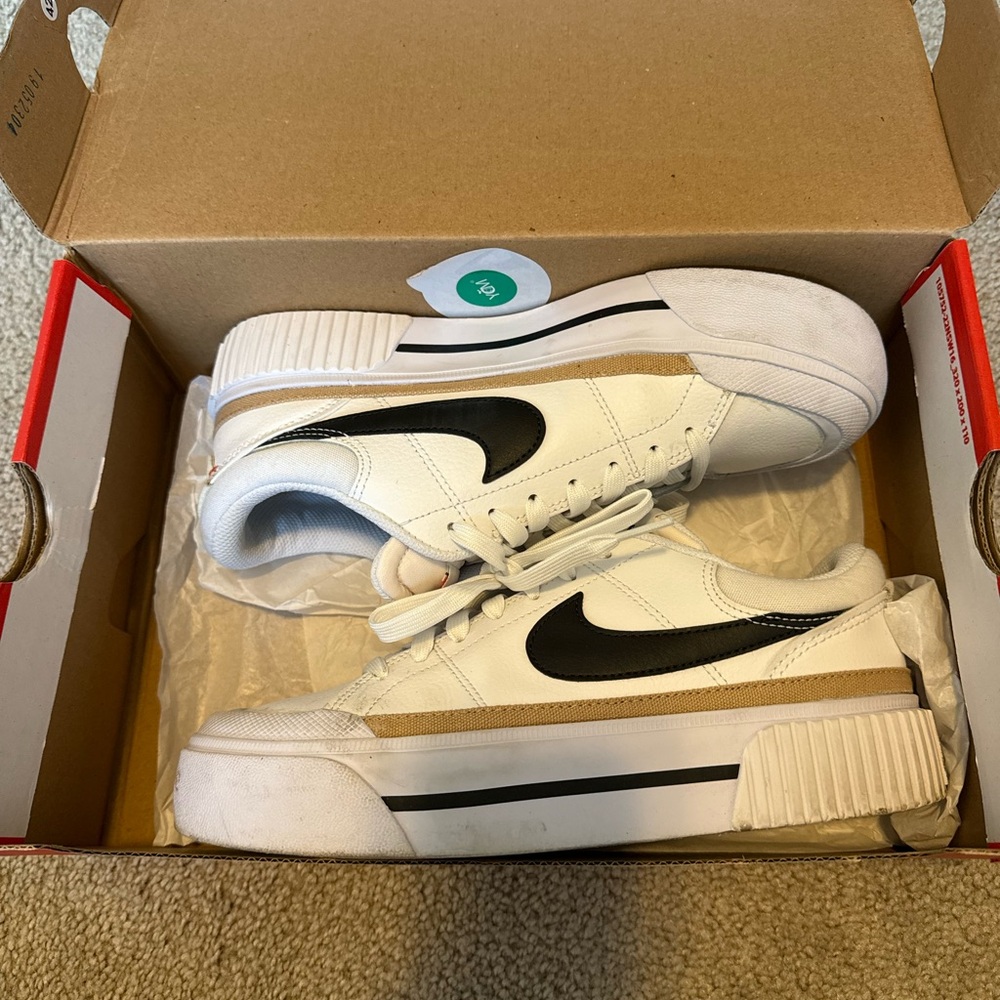Nike Court Legacy Lift